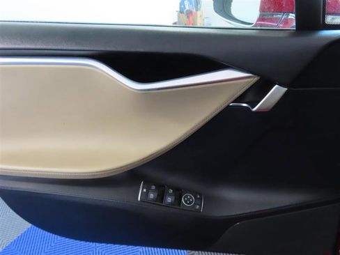 Used 2013 Tesla Model S Performance image 16