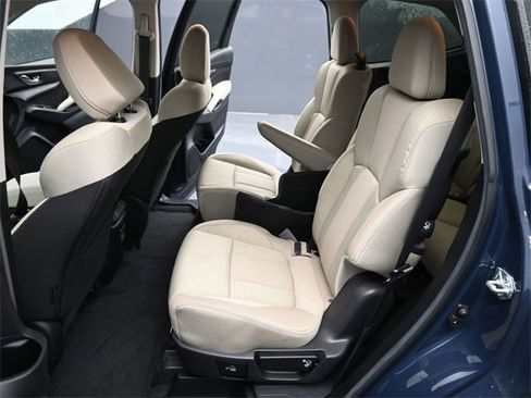 Used 2024 Subaru Ascent Premium w/ Convenience Package image 13