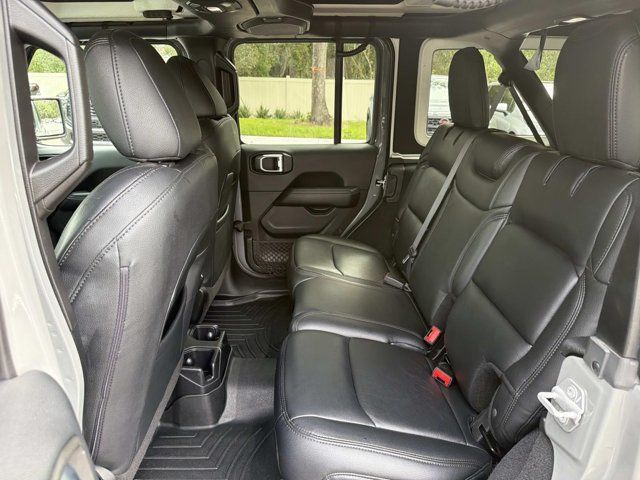 Used 2018 Jeep Wrangler Unlimited Sahara AWD/4WD image 13
