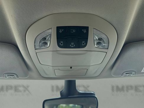 Used 2023 Chrysler Voyager LX FWD image 27