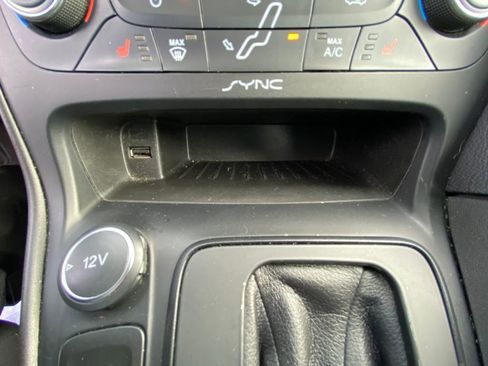 Used 2017 Ford Focus SE image 25