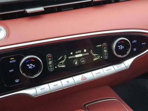 Used 2023 Genesis GV70 2.5T w/ Sport Prestige Package image 17