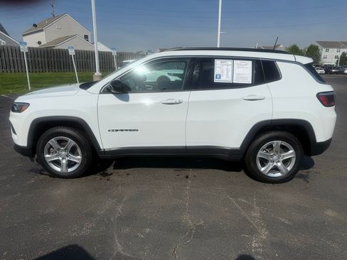 Used 2023 Jeep Compass Latitude w/ Convenience Group AWD/4WD image 6