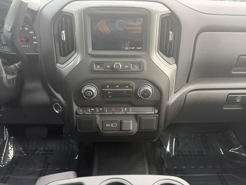Used 2025 Chevrolet Silverado 1500 W/T AWD/4WD image 15