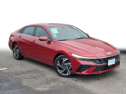 Used 2024 Hyundai Elantra SEL w/ Convenience Package image 1