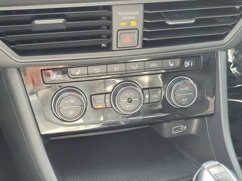 Used 2019 Volkswagen Jetta GLI image 24