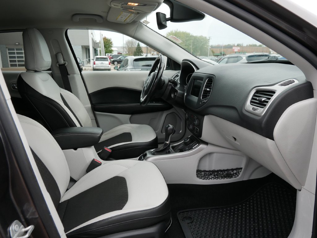 Used 2020 Jeep Compass Latitude w/ Popular Equipment Group AWD/4WD image 13