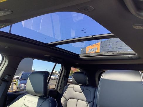 New 2025 Jeep Grand Cherokee Overland w/ Luxury Tech Group IV image 22