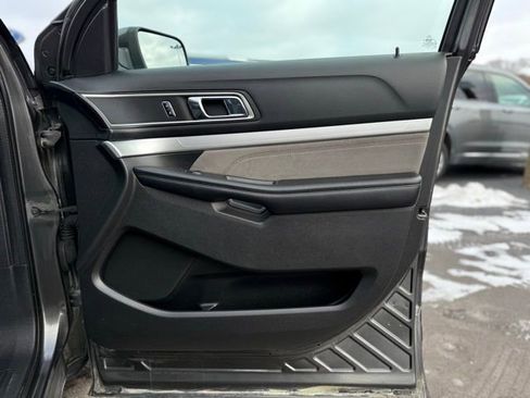 Certified 2017 Ford Explorer XLT w/ Equipment Group 202A image 14