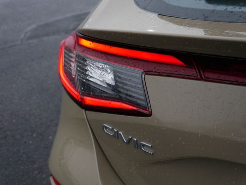 Certified 2025 Honda Civic Sport Touring image 17