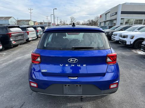 Used 2021 Hyundai Venue SE image 6