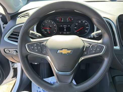 Used 2024 Chevrolet Malibu LS w/ Driver Confidence Package FWD image 9