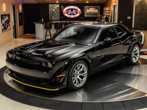 Used 2023 Dodge Challenger SRT Hellcat Redeye RWD image 4