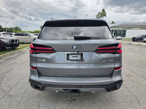 New 2026 BMW X5 xDrive40i w/ M Sport Package AWD/4WD image 4