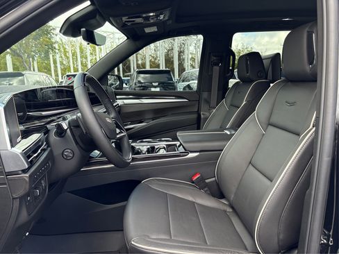 Used 2026 Cadillac Escalade Sport w/ LPO, ONYX Package image 9