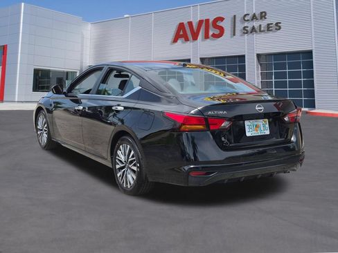 Used 2025 Nissan Altima 2.5 SV FWD image 9