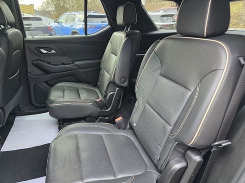 Used 2023 Chevrolet Traverse Premier image 22
