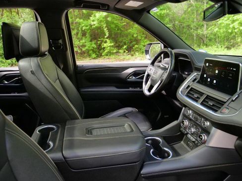 Used 2022 GMC Yukon SLT w/ SLT Premium Package image 38