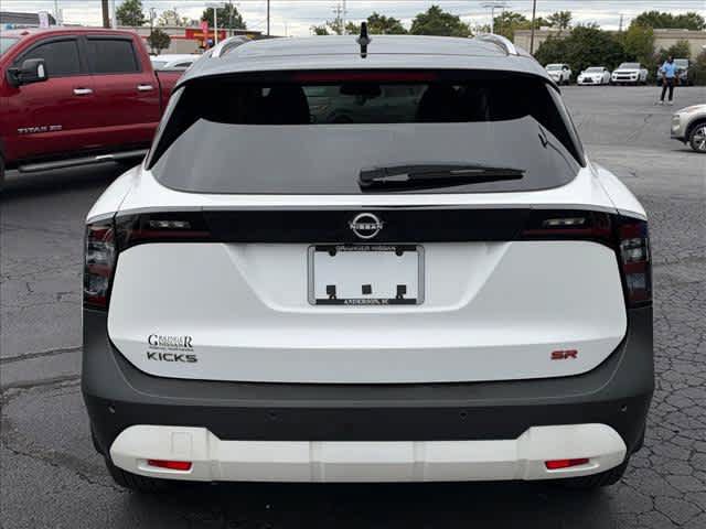 Used 2026 Nissan Kicks SR FWD image 4