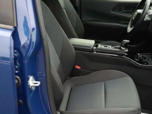 Used 2024 Toyota Prius LE FWD image 41