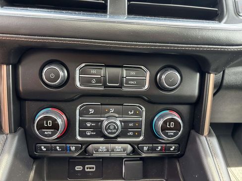 Used 2024 Chevrolet Tahoe High Country AWD/4WD image 34