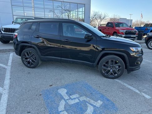 New 2026 Jeep Compass Latitude image 35