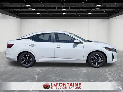 Used 2024 Nissan Sentra SV FWD image 6