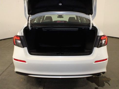 Used 2025 Honda Civic Sport image 13