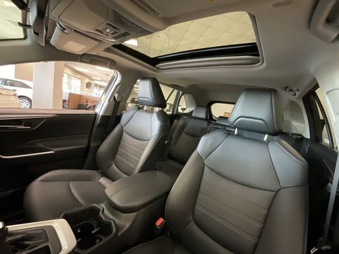 Used 2024 Toyota RAV4 XLE Premium image 10