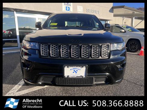 Used 2021 Jeep Grand Cherokee Laredo X image 8