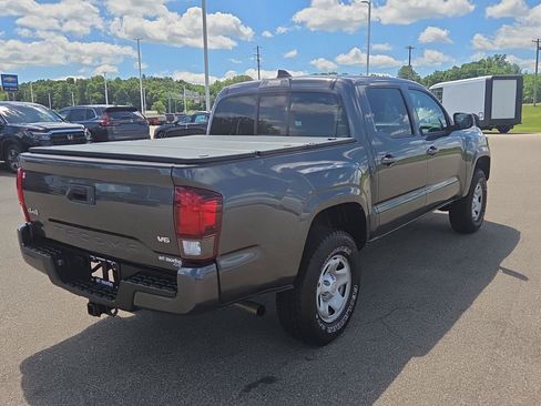 Used 2021 Toyota Tacoma SR AWD/4WD image 6