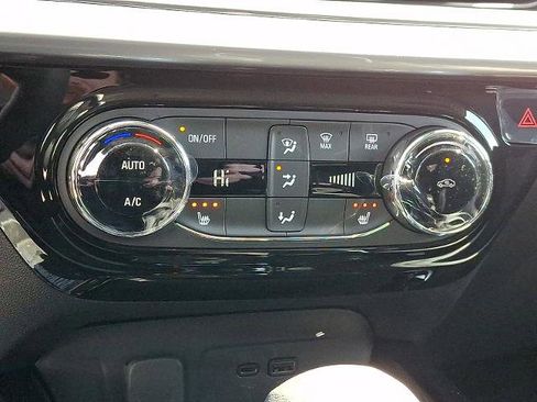 New 2026 Chevrolet Trax LT w/ Driver Confidence Package image 9