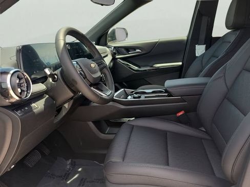New 2026 Chevrolet Equinox LT w/ Convenience Package II FWD image 20
