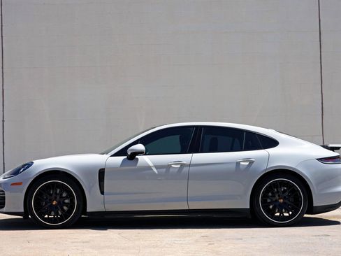Used 2021 Porsche Panamera image 9