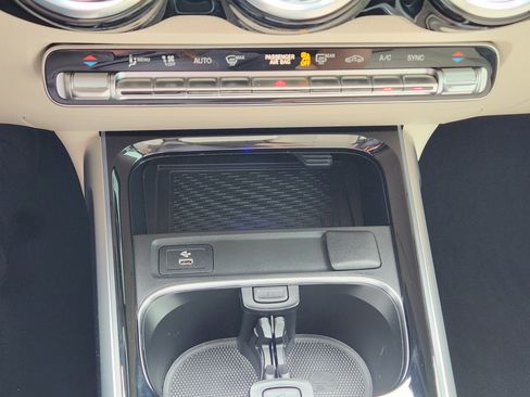 Used 2025 Mercedes-Benz GLB 250 image 19