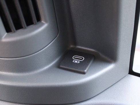 Used 2024 Land Rover Defender 130 X image 48