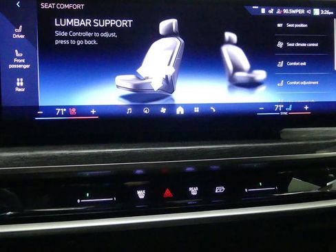 Used 2023 BMW i7 xDrive60 image 19