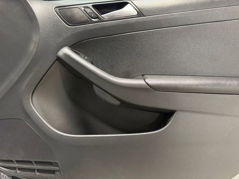 Used 2015 Volkswagen Jetta S image 10
