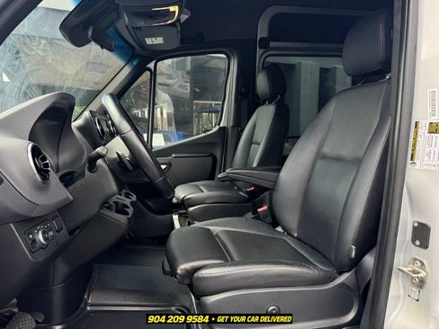 Used 2020 Mercedes-Benz Sprinter 2500 image 17
