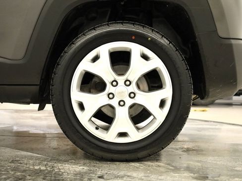 Used 2020 Jeep Renegade Limited image 38