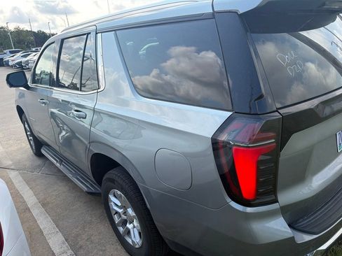 Used 2025 Chevrolet Tahoe LT AWD/4WD image 4