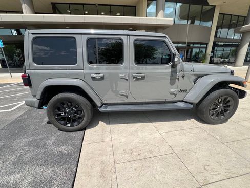 Used 2023 Jeep Wrangler Unlimited Sahara AWD/4WD image 7