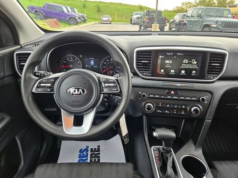 Used 2021 Kia Sportage LX AWD/4WD image 17