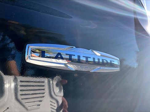 Used 2019 Jeep Compass Latitude w/ Cold Weather Group image 24