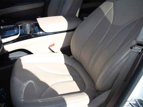 Certified 2022 Lincoln Nautilus AWD w/ Premium Package image 18