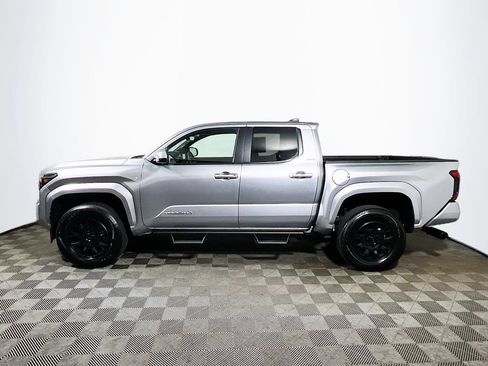 Certified 2025 Toyota Tacoma SR5 AWD/4WD image 4
