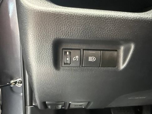 Used 2024 Toyota RAV4 XLE FWD image 15