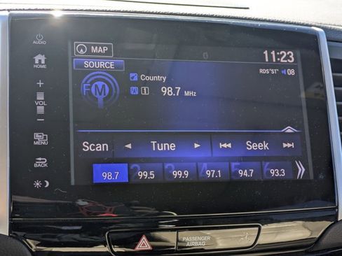 Used 2017 Honda Pilot Touring image 13