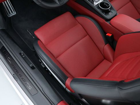 Used 2025 Porsche 911 Carrera 4 GTS image 23