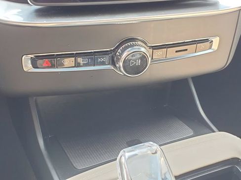 Certified 2026 Volvo XC90 B6 Ultra w/ Protection Package Premier AWD/4WD image 24